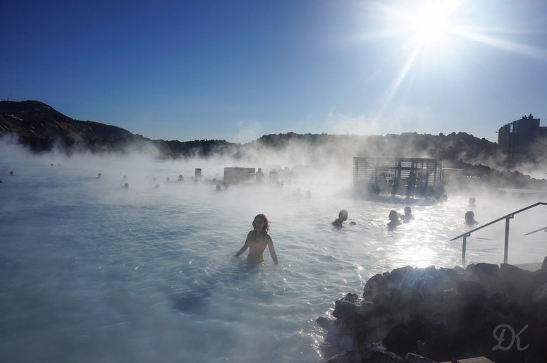 Populární termální lázně Blue Lagoon na Islandu