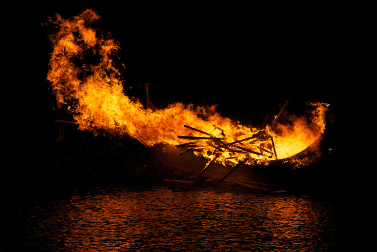 2003 Jarl Squad u West Sandwick pláže